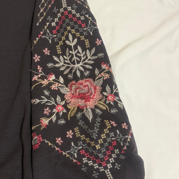 Knox Rose Women Embroidered Floral Crewneck Sweatshirt Black Small Boho Pullover - Picture 3 of 12